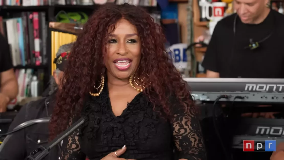 Chaka Kahn met de la joie dans le Tiny Desk Concert